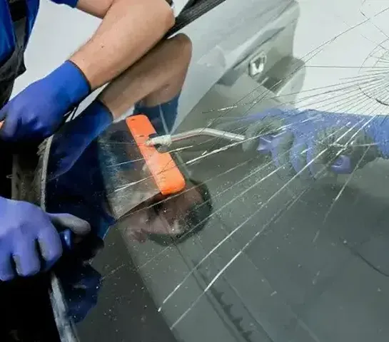 Best Windshield repair center in Dubai